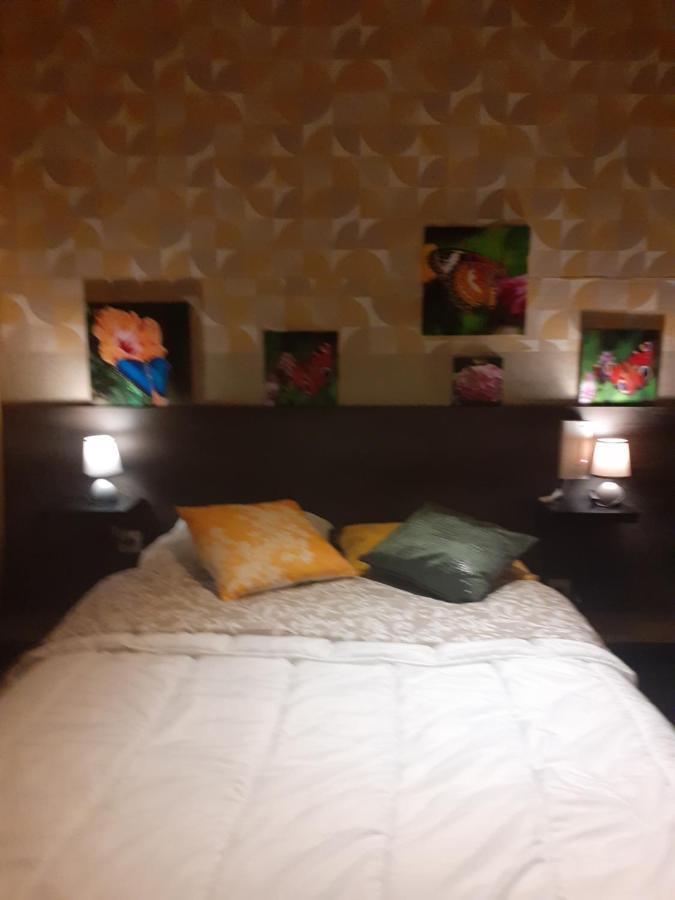 Hotel Le Kamelia Salles  Esterno foto
