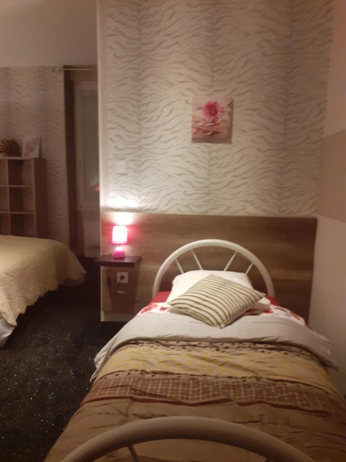 Hotel Le Kamelia Salles  Esterno foto